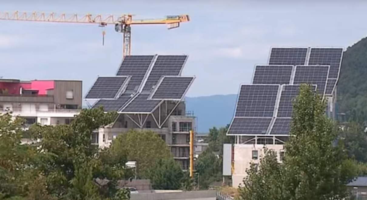 Grenoble : un ensemble HLM va exprimenter des batteries de stockage de l'nergie solaire, une premire en France Grenoble : un ensemble HLM va exprimenter des batteries de stockage de l'nergie solaire, une premire en France